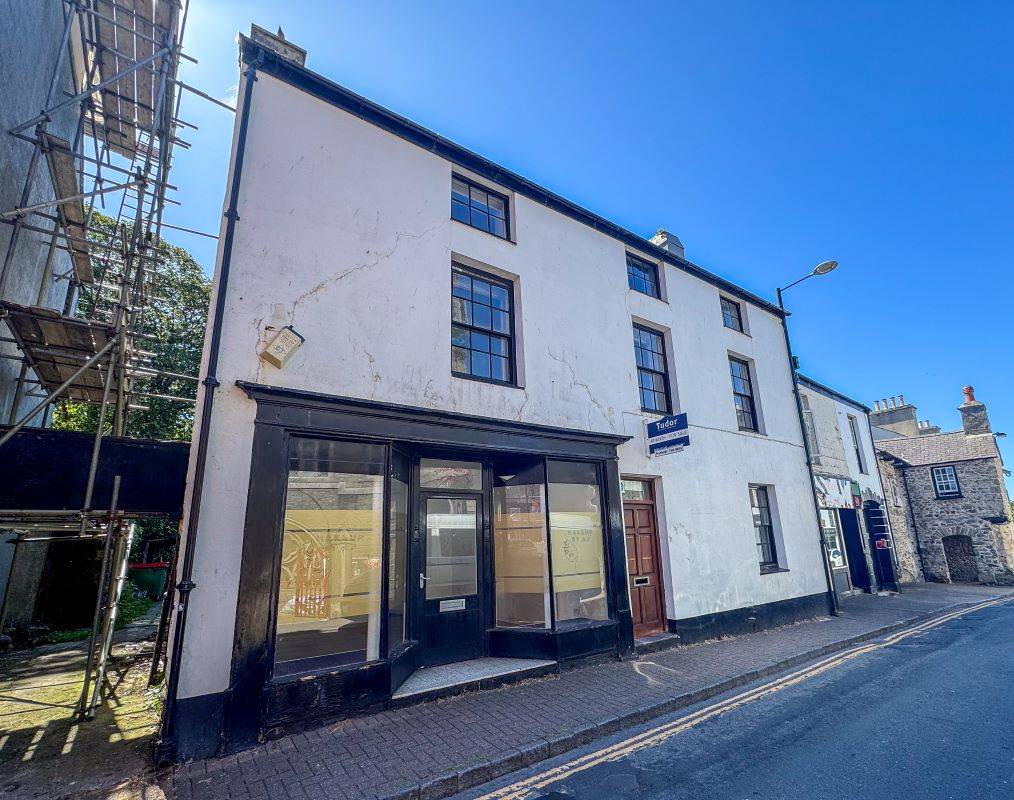 26 Stryd Penlan (Penlan Street), Pwllheli, Gwynedd, LL53 5DE