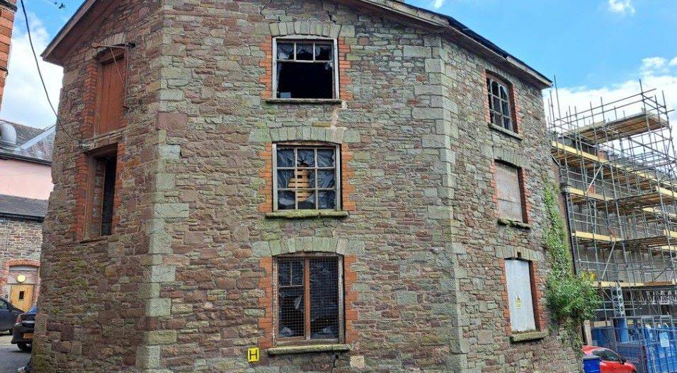Coach House Bell Lane, Brecon, Powys, LD3 9EE