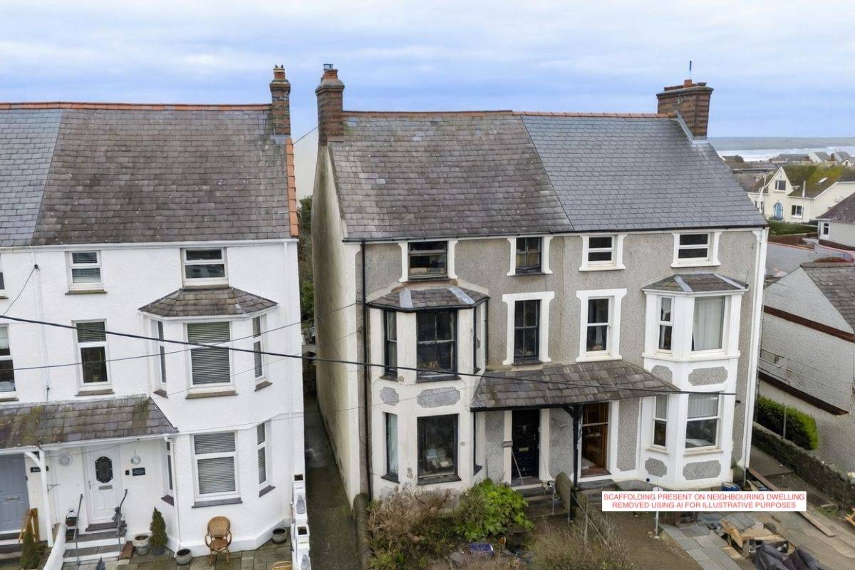 Bronant High Street, Rhosneigr, Anglesey, LL64 5UQ