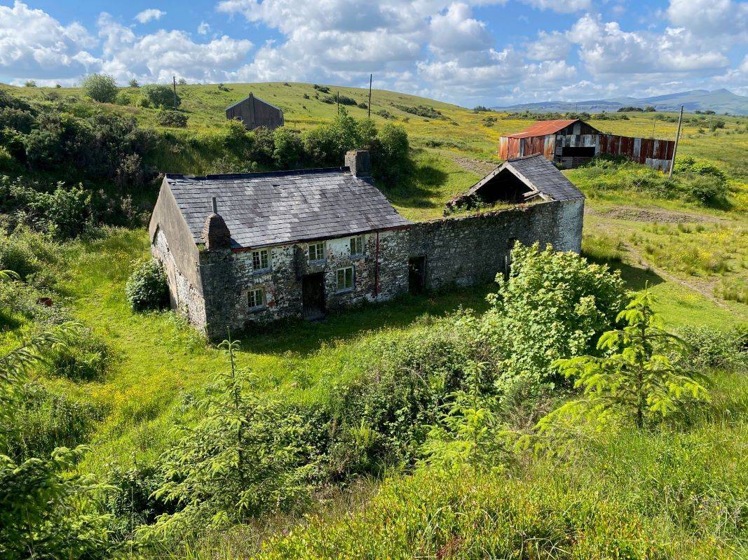 Blaen Nantcellwen Farmhouse School Road to Nant Hir Colliery, Dyffryn Cellwen, Neath Port Talbot, SA10 9LF