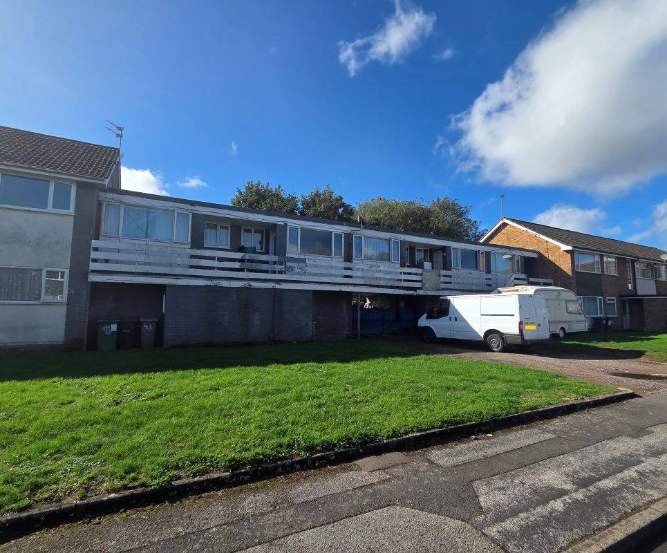 45 Tudor Court, Tipton, West Midlands, DY4 8UX