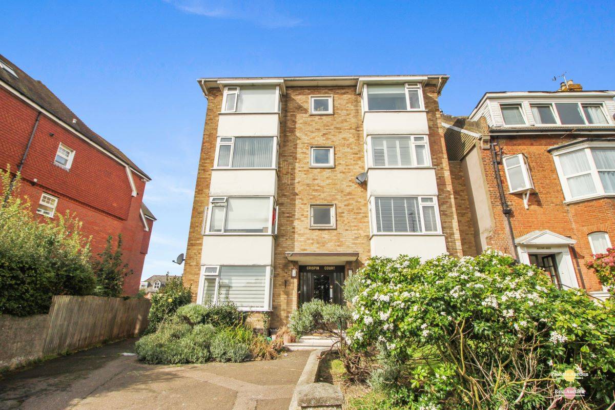 2 Crispin Court, Upper Sea Road, Bexhill-on-Sea, East Sussex, TN40 1RS