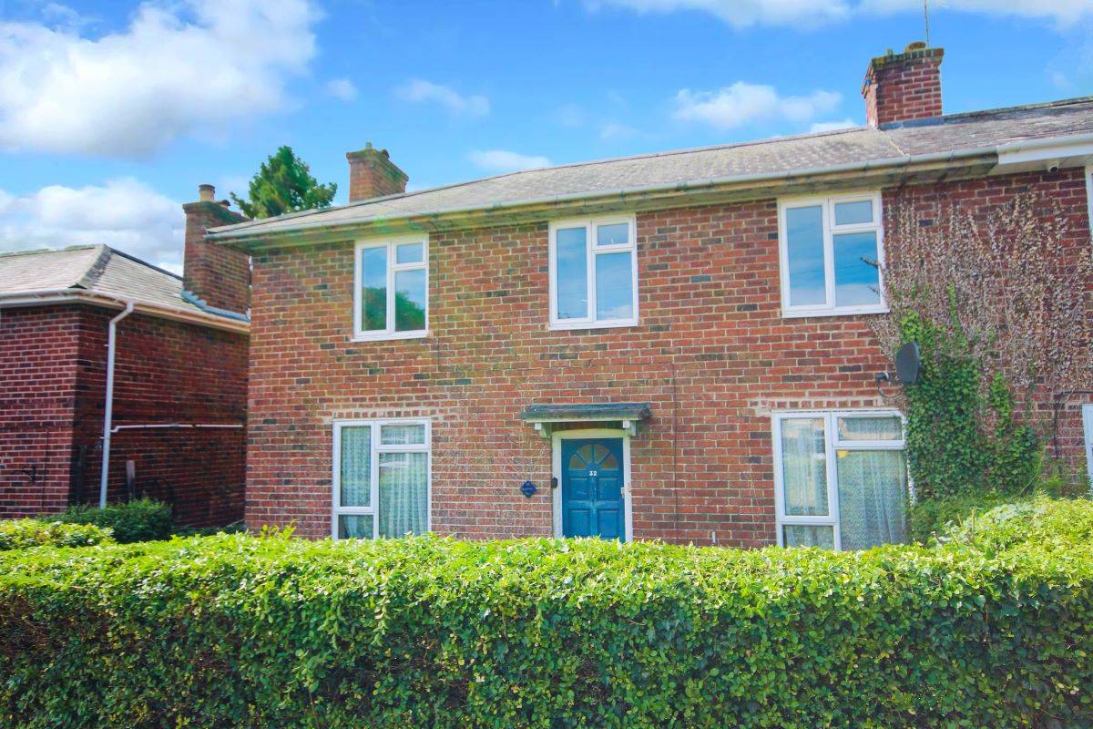 32 Chestnut Avenue, Wrexham, Clwyd, LL12 7HS