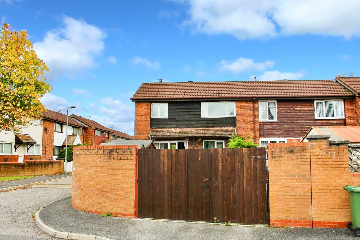 2 Hampstead Court, Winsford, Cheshire, CW7 2YP