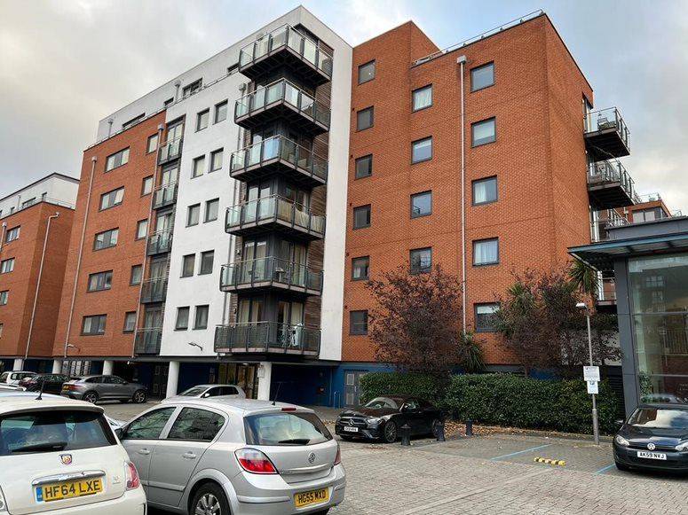 Flat 57 Sirocco, 33 Channel Way, Southampton, Hampshire, SO14 3JE