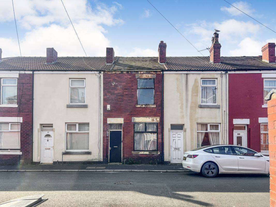 17 Aintree Road, Blackpool, Lancashire, FY4 3BD