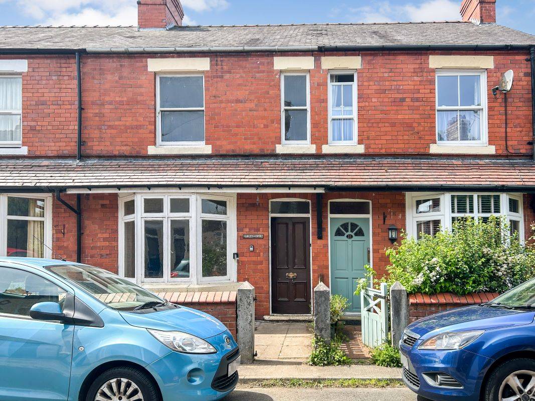 19 Highfield Hawarden, Deeside, Clwyd, CH5 3LR