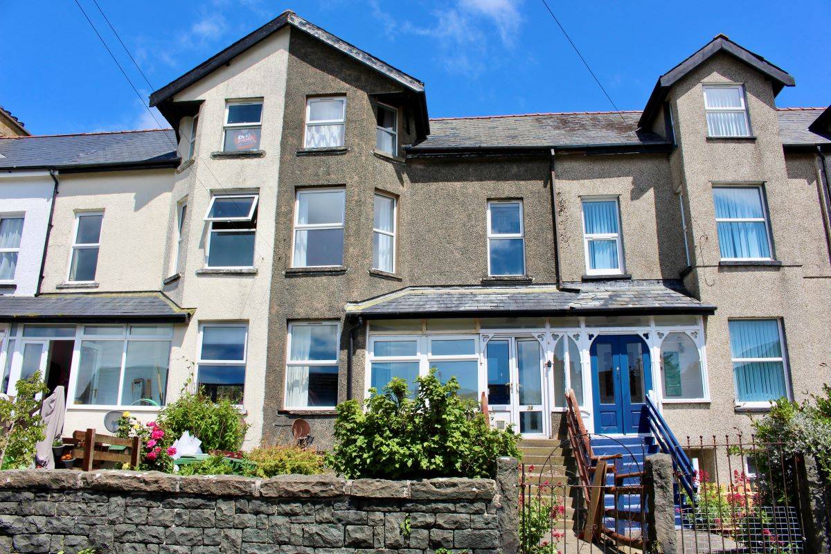 38 Belgrave Road, Fairbourne, Gwynedd, LL38 2AZ