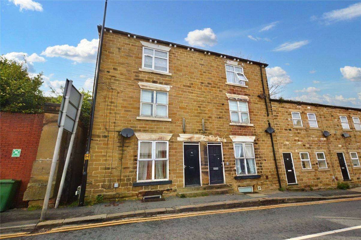 Flat 2, 44 High Street, Morley, Leeds, West Yorkshire, LS27 9AU