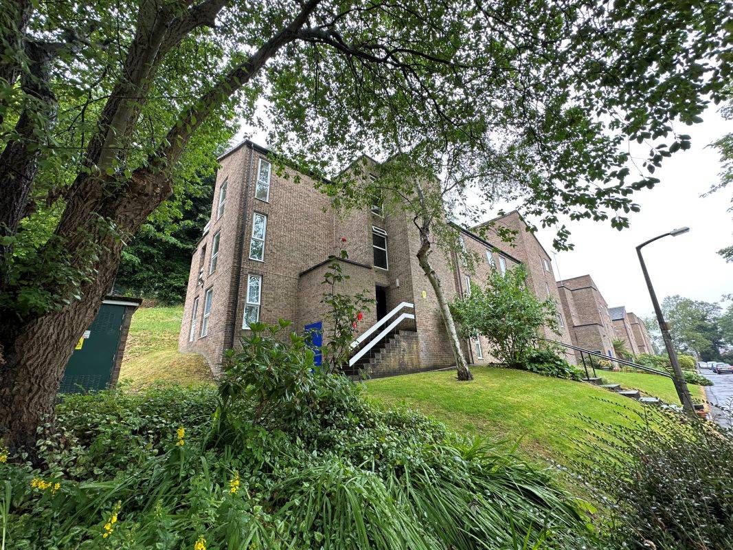 31 Frizley Gardens, Bradford, West Yorkshire, BD9 4LY