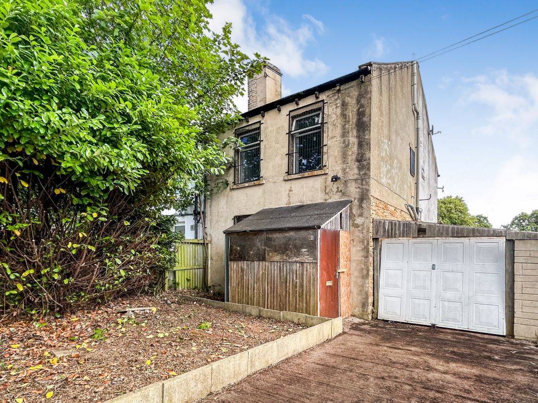 86 Whitacre Street, Huddersfield, West Yorkshire, HD2 1LT