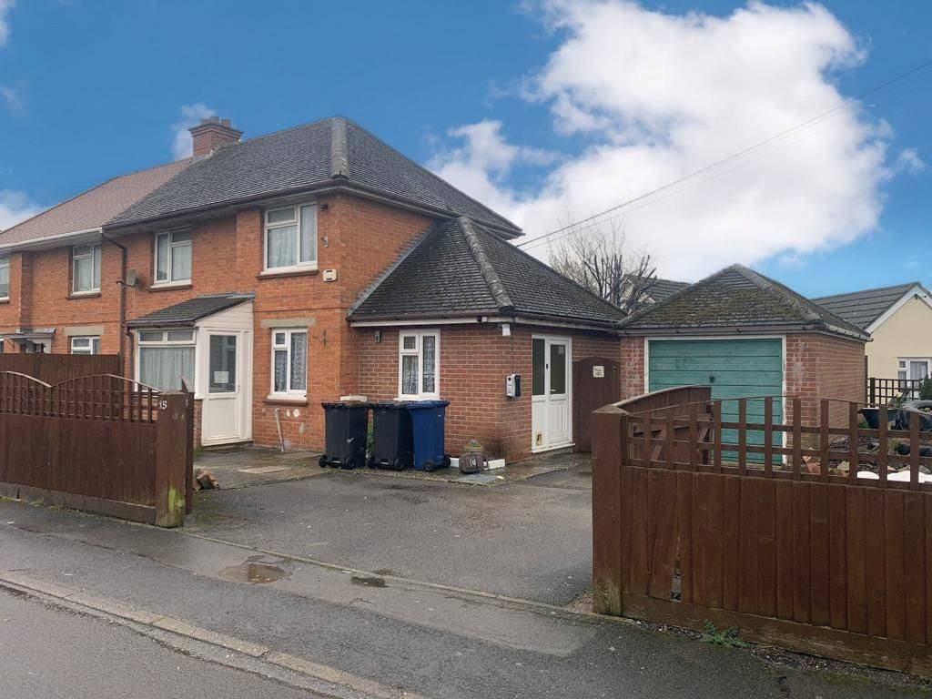 15 Orchard Road, Gillingham, Dorset, SP8 4BQ