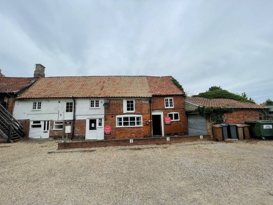 26b and Flat 2 High Street, Saxmundham, Suffolk, IP17 1AJ