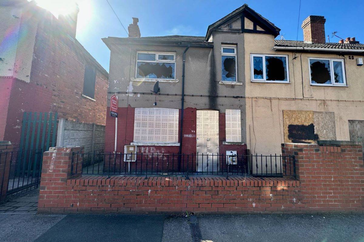24 Princes Crescent, Edlington, Doncaster, South Yorkshire, DN12 1BB