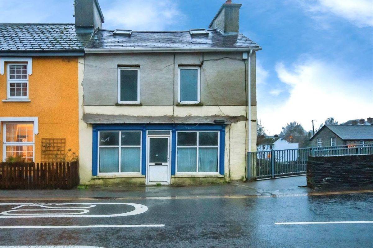 Hatville Bridge Street, Newcastle Emlyn, Dyfed, SA38 9DU