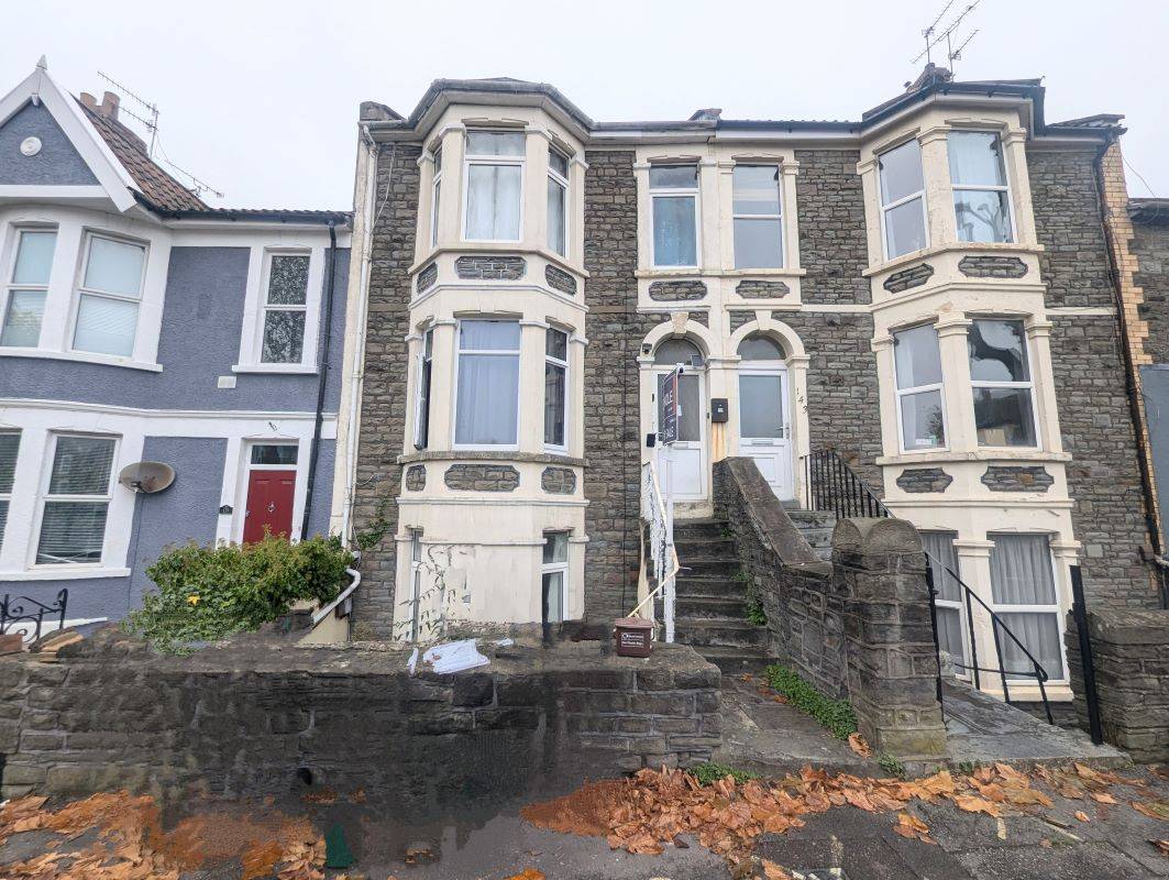Basement Flat 141 Staple Hill Road, Bristol, Avon, BS16 5AG