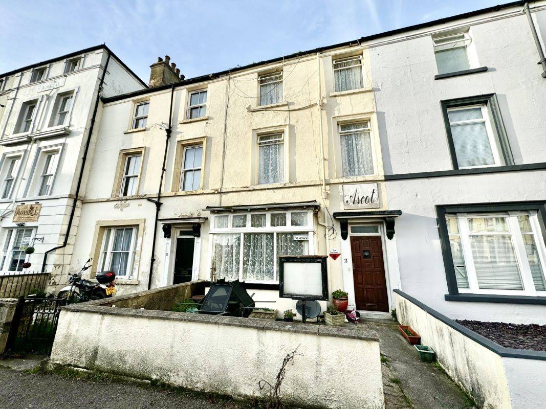 11 West Square, Scarborough, North Yorkshire, YO11 1TW