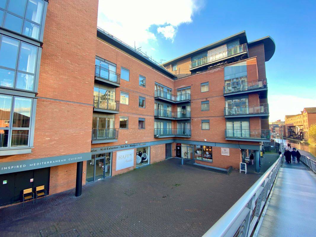 Apartment 302 Canal Wharf, Birmingham, West Midlands, B1 1SR