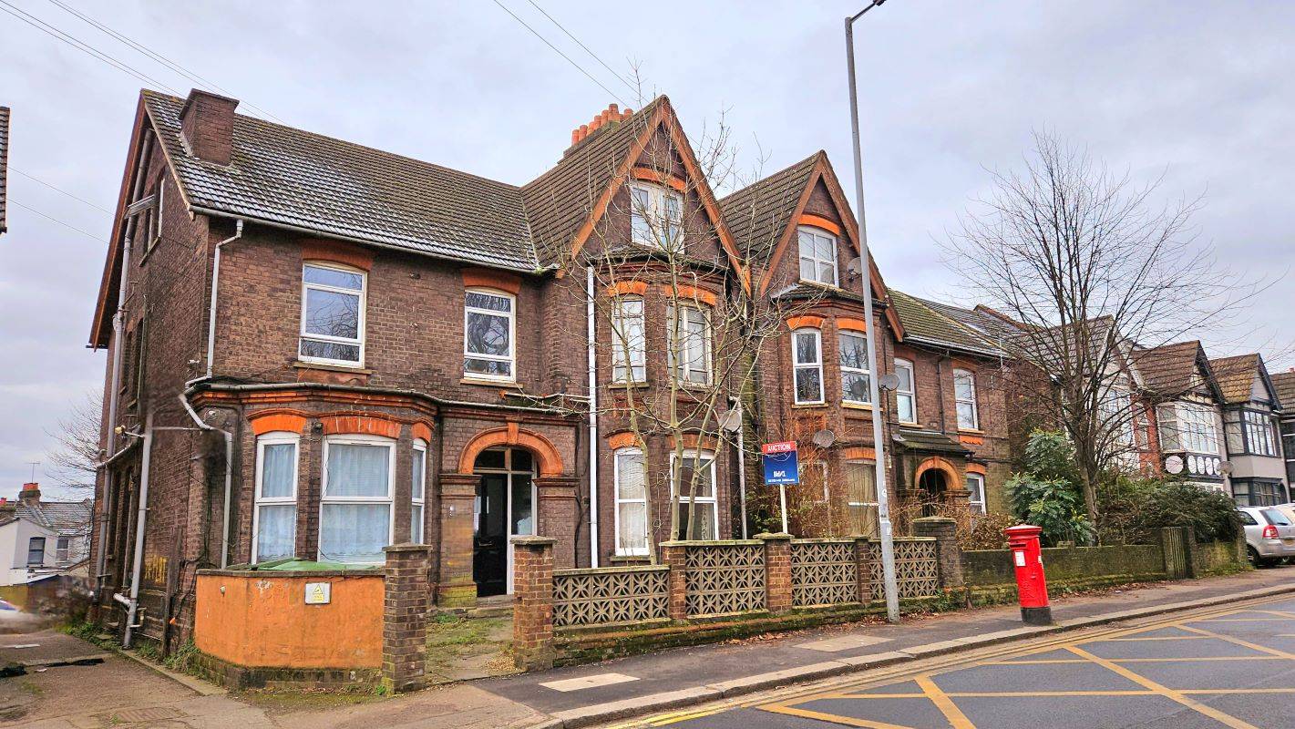 Flat 9 27 Biscot Road, Luton, Bedfordshire, LU3 1AH