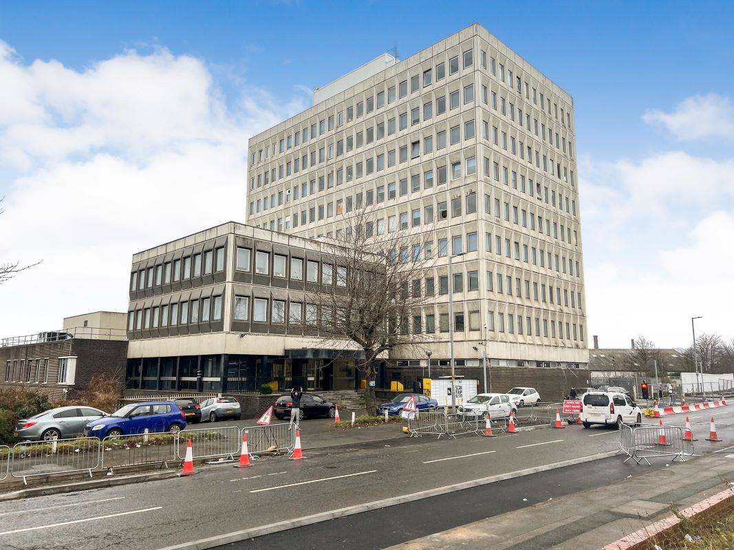 Apartment 914 Colonnade House, Bradford, West Yorkshire, BD1 2HQ