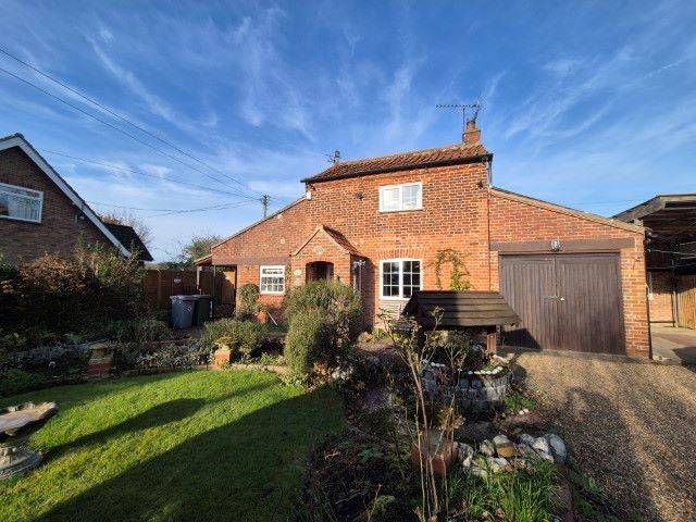 Honeywell Cottage Honeycombe Road, Norwich, Norfolk, NR13 6JP