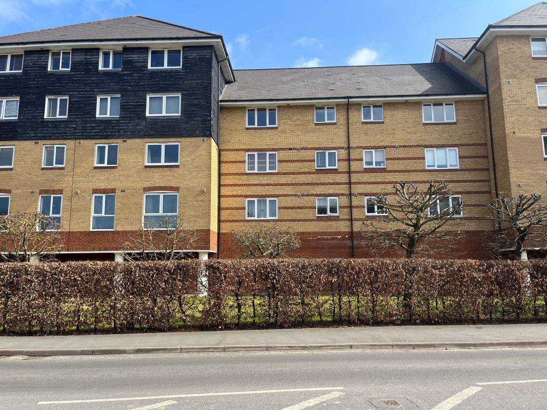 Flat 19 Scotney Gardens, Maidstone, Kent, ME16 0GR
