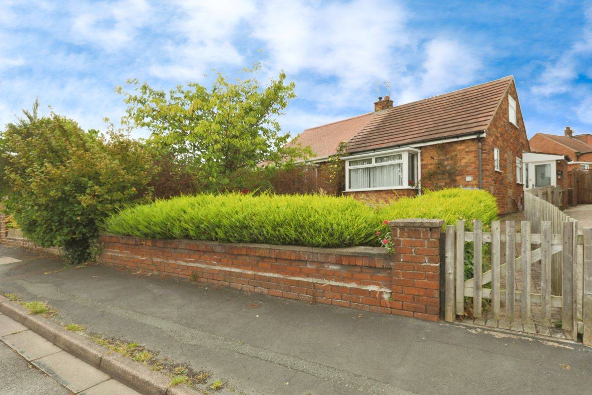 31 Bempton Oval, Bridlington, North Humberside, YO16 7HW