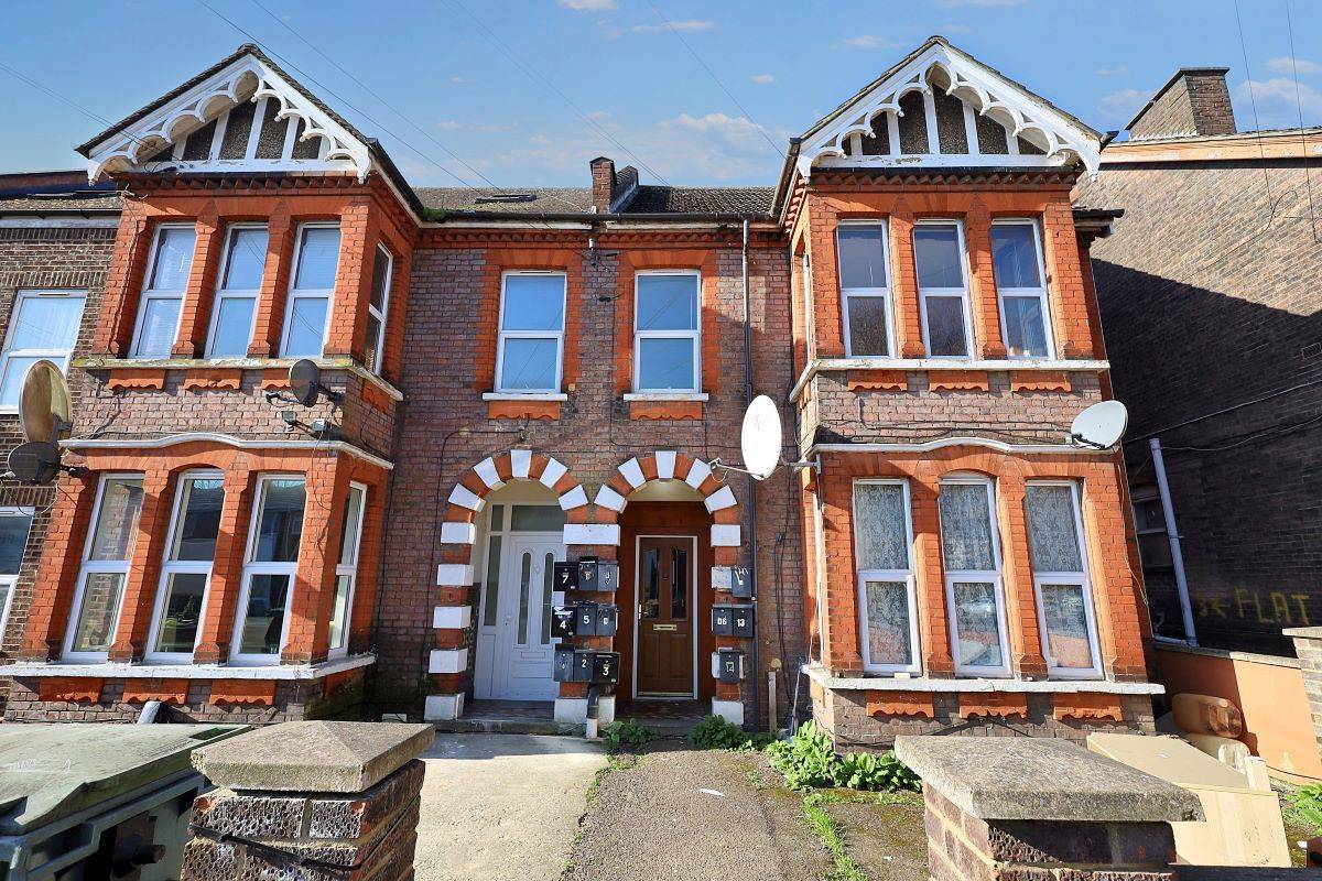Apartment 6 23-25 Biscot Road, Luton, Bedfordshire, LU3 1AH