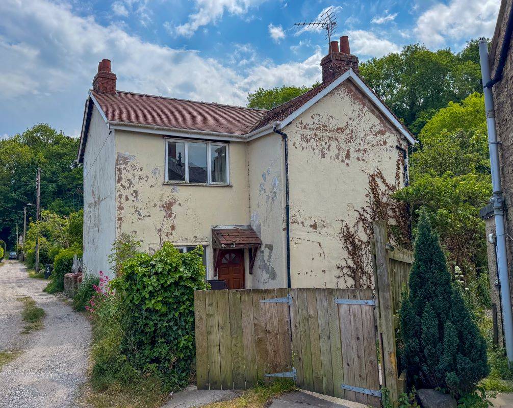 Derlwyn Well Lane, Holywell, Clwyd, CH8 9UT