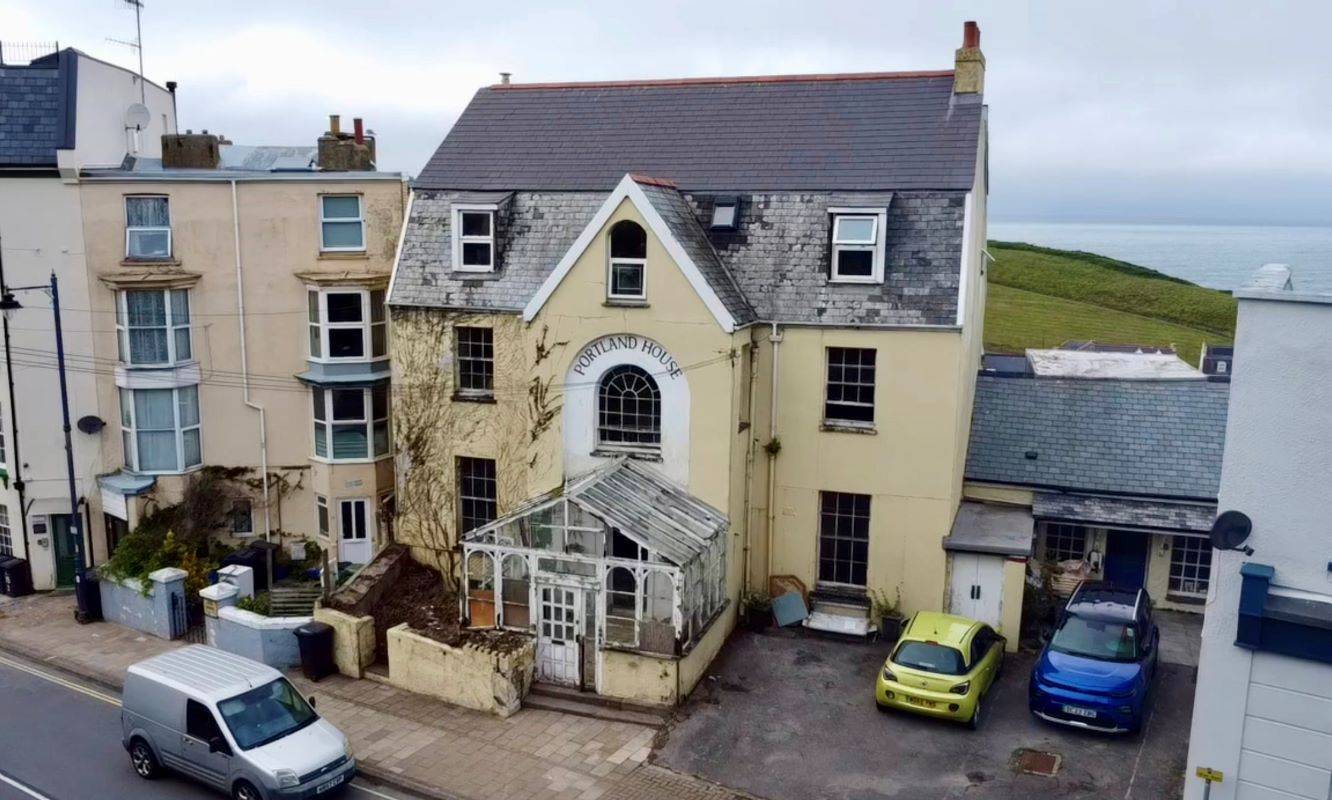21 Portland Street, Ilfracombe, Devon, EX34 9NL