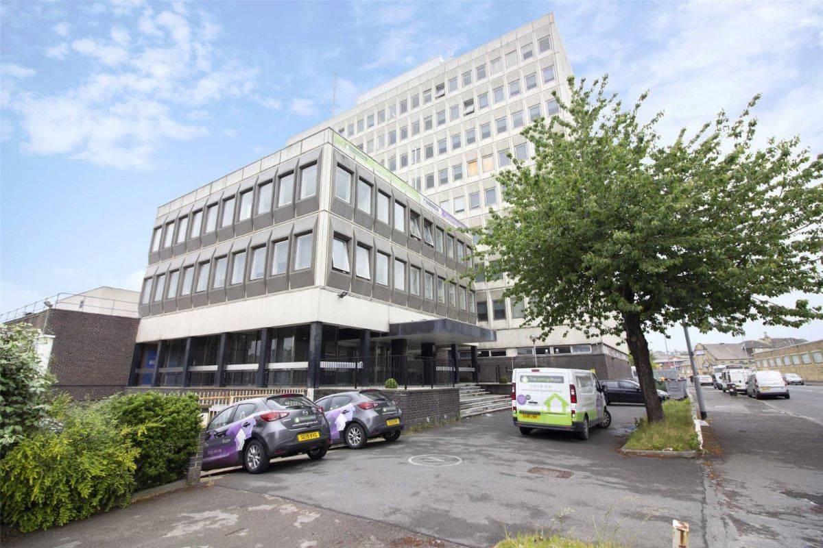 Flat 821 Colonnade House, Bradford, West Yorkshire, BD1 2BE