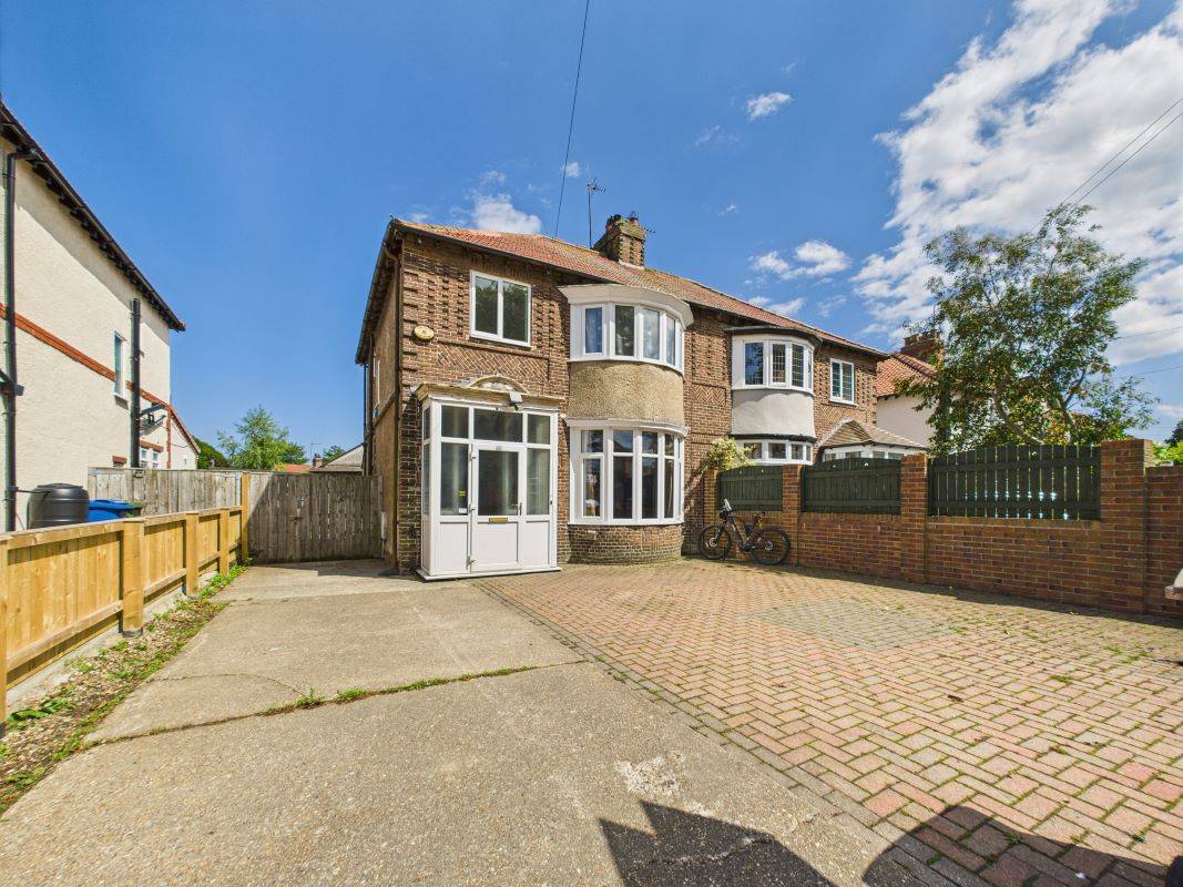28 St. Aidan Road, Bridlington, East Yorkshire, YO16 7SP