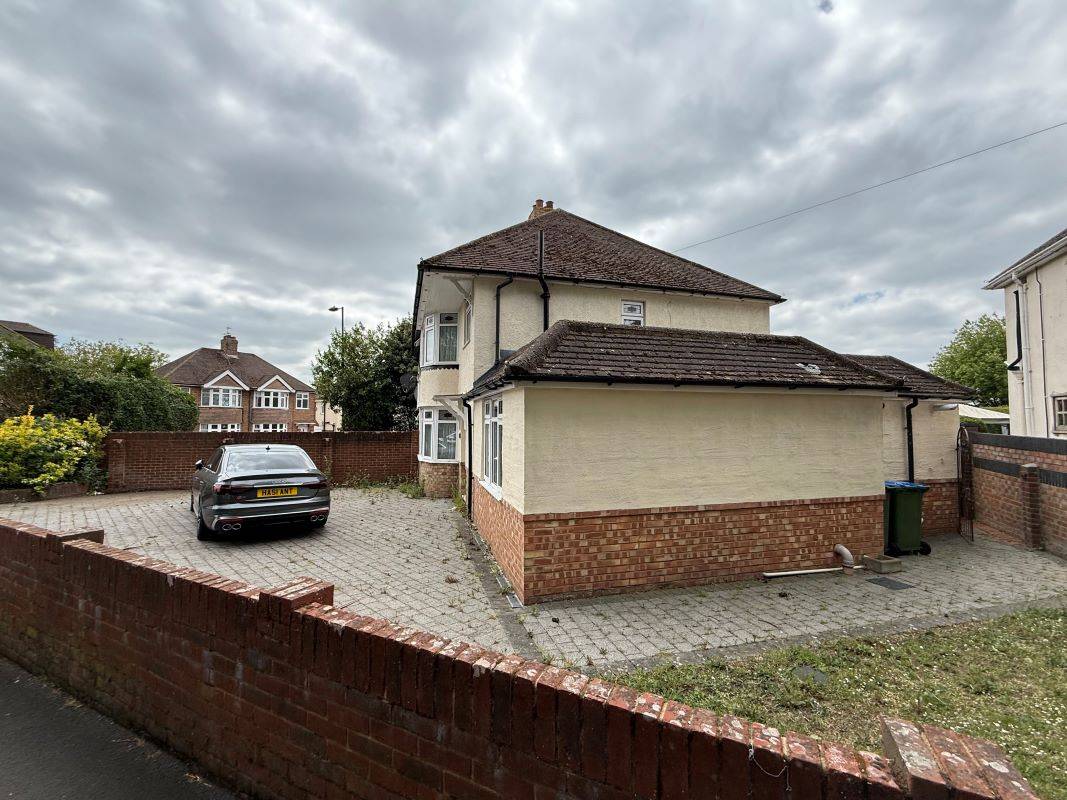 52 Cleethorpes Road, Southampton, Hampshire, SO19 8AQ