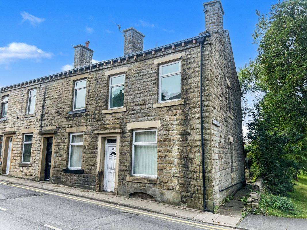 17 Hall Street, Whitworth, Rochdale, Lancashire, OL12 8TL