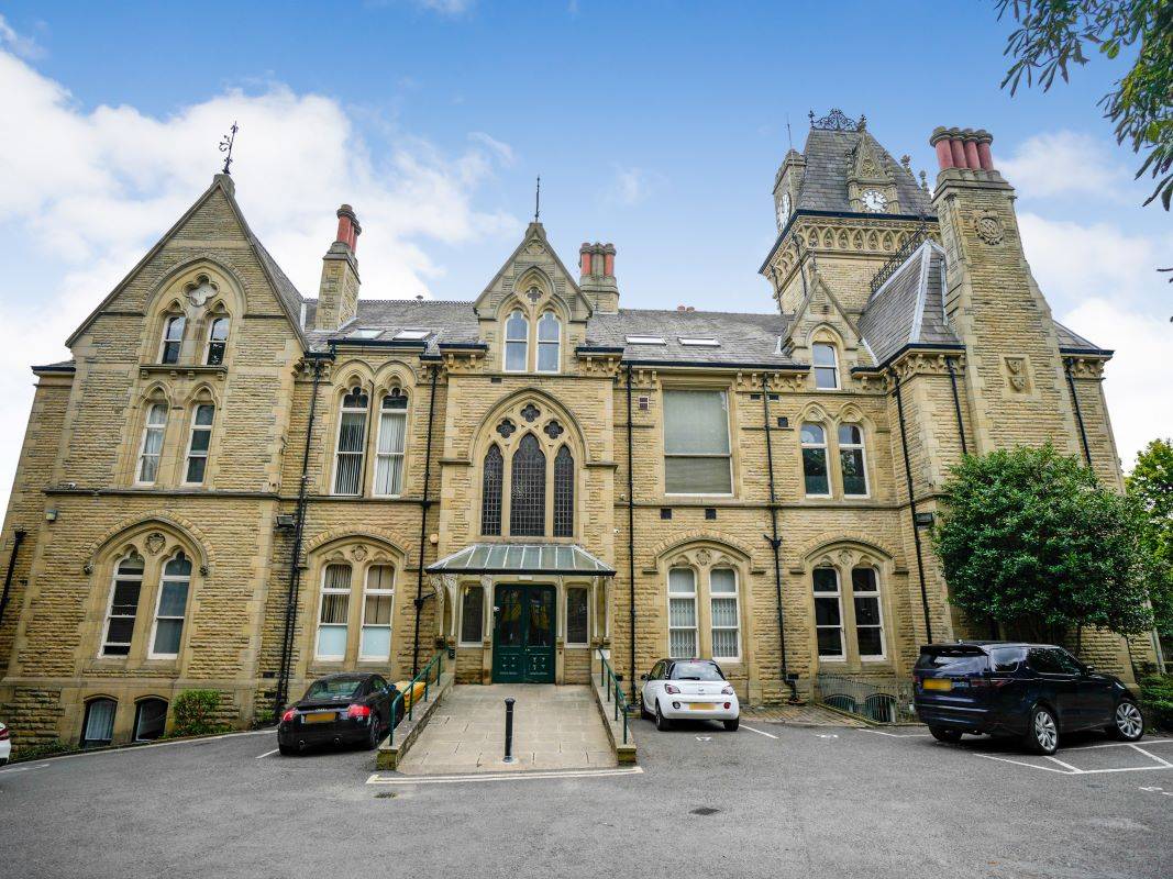 Flt 4 Boothroyds House, Dewsbury, West Yorkshire, WF13 2NG