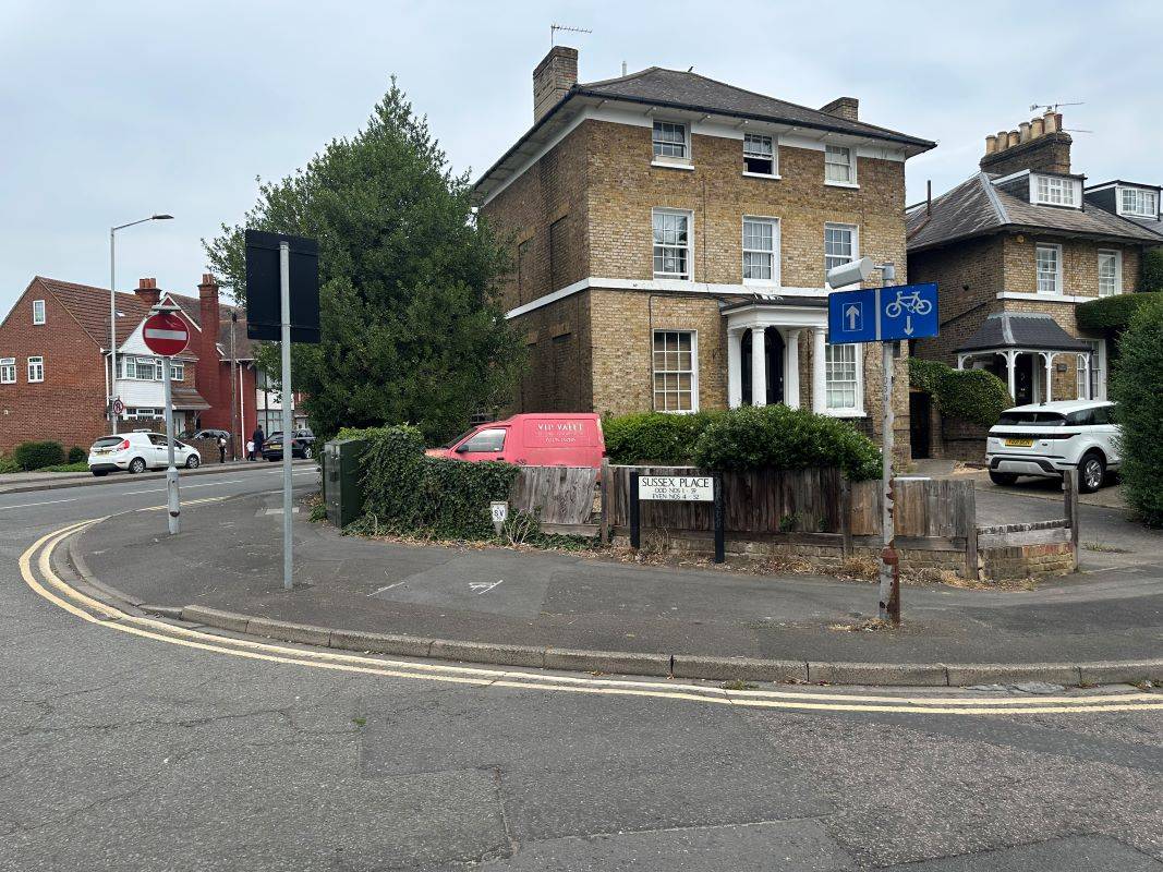 Flat 6 1 Sussex Place, Slough, Buckinghamshire, SL1 1NH