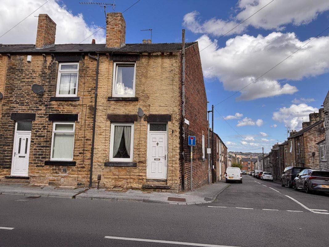 52 Summer Lane Wombwell, Barnsley, South Yorkshire, S73 8HE