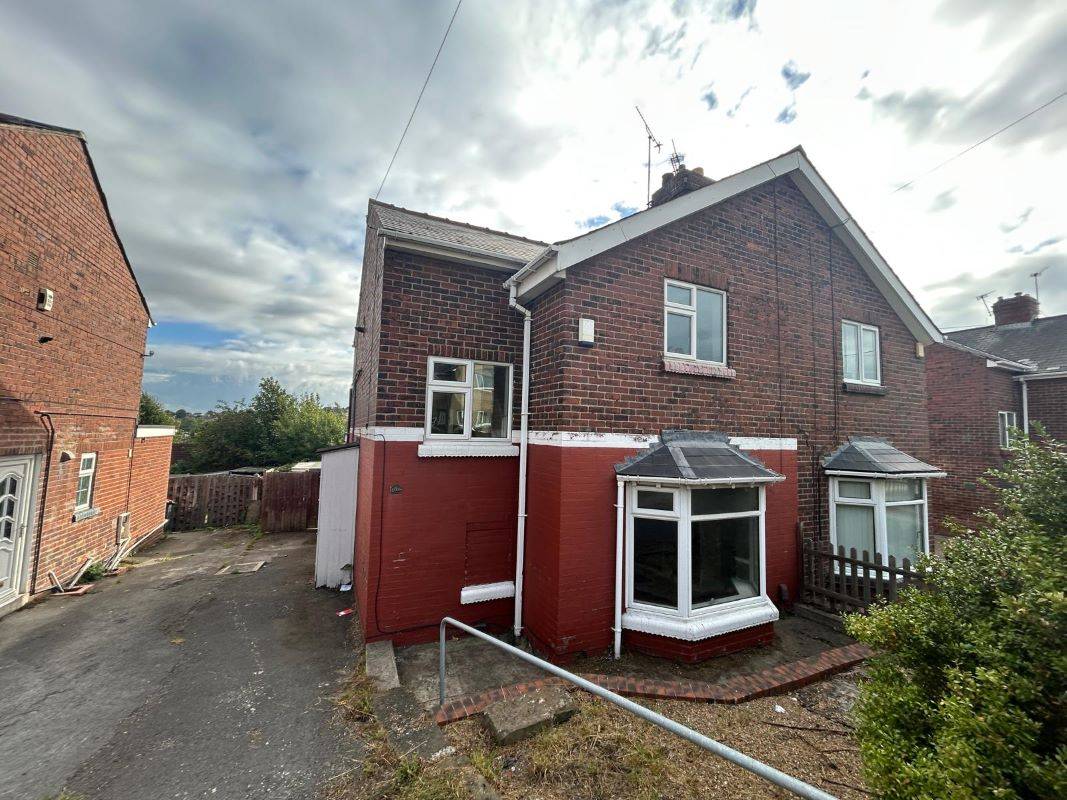 104 Far Lane, Rotherham, South Yorkshire, S65 2HJ