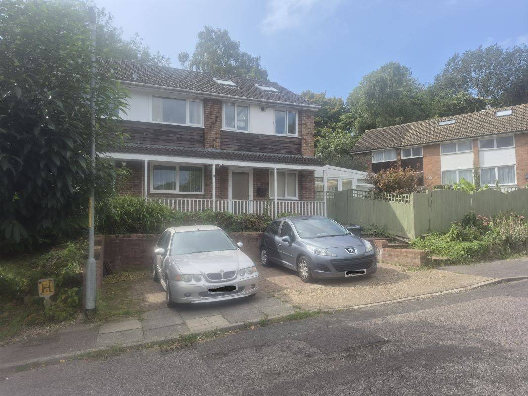 8 Uplands, Canterbury, Kent, CT2 7BL