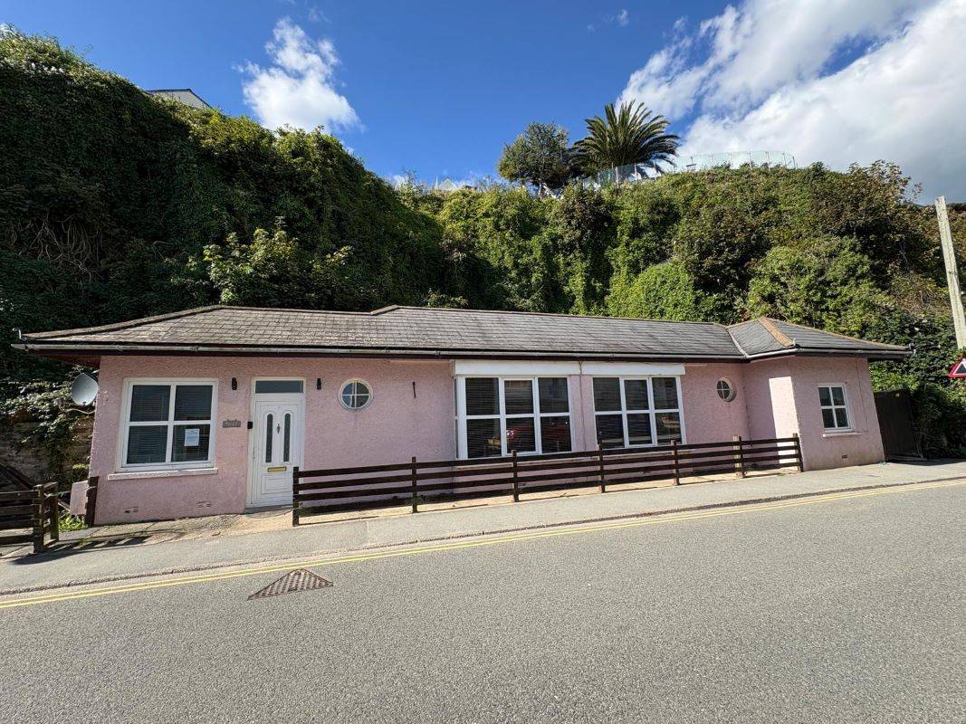 Smugglers Cottage The Strand, Saundersfoot, SA69 9ET