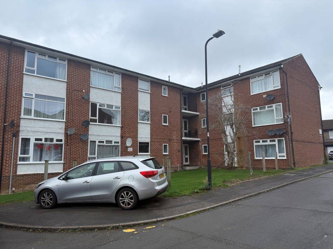 57 Sandringham Court, Slough, Buckinghamshire, SL1 6JU