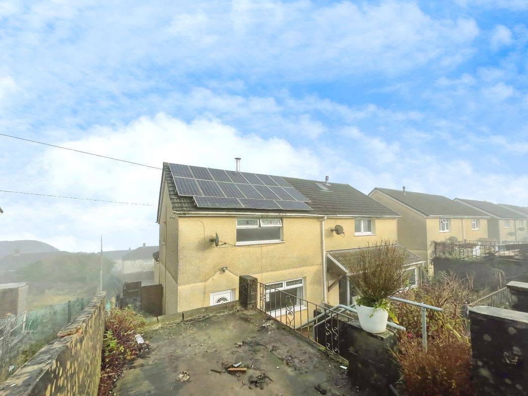 172 Garth Avenue, Glyncoch, Pontypridd, CF37 3AD