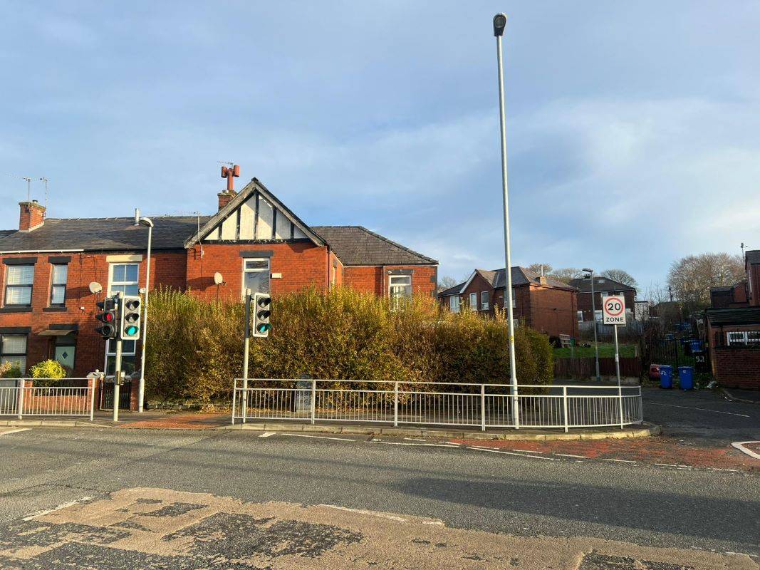 52 Roch Valley Way, Rochdale, Lancashire, OL11 4QQ