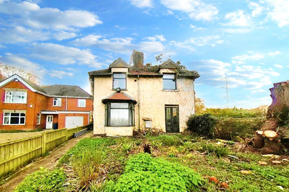Victory Cottage Sandhurst Lane, Gloucester, Gloucestershire, GL2 9AQ