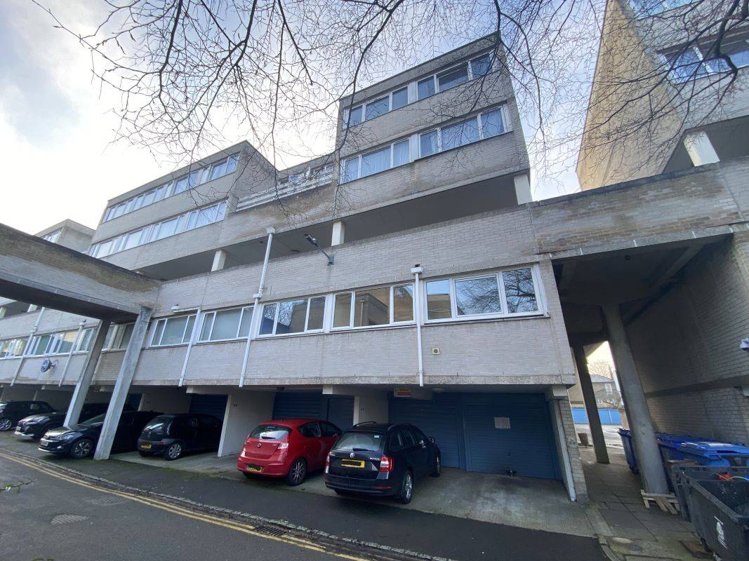 79 Mountbatten Square, Windsor, Berkshire, SL4 1SZ
