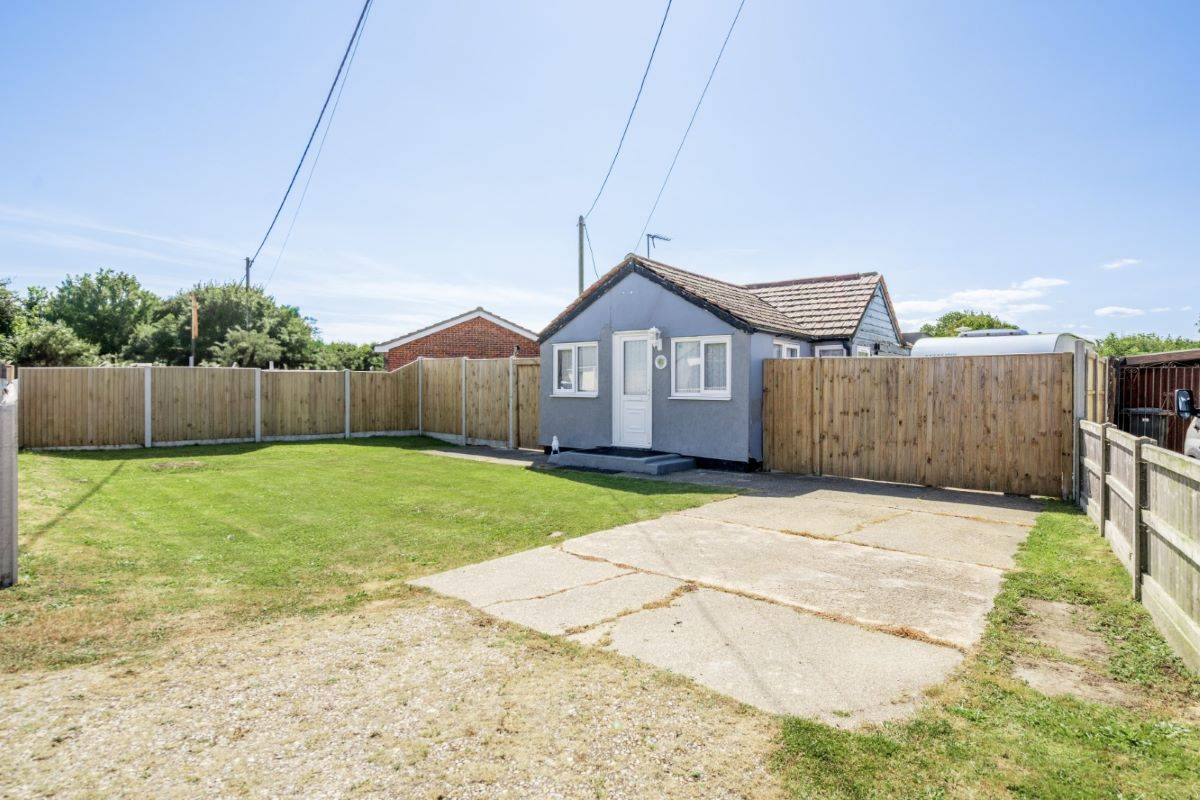 59 Fakes Road Hemsby, Great Yarmouth, Norfolk, NR29 4JL