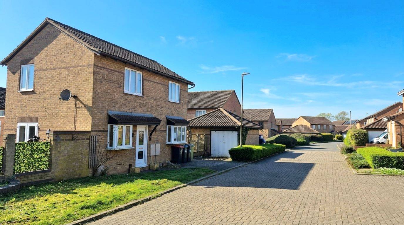 15 Kelso Close Bletchley, Milton Keynes, Buckinghamshire, MK3 5ET