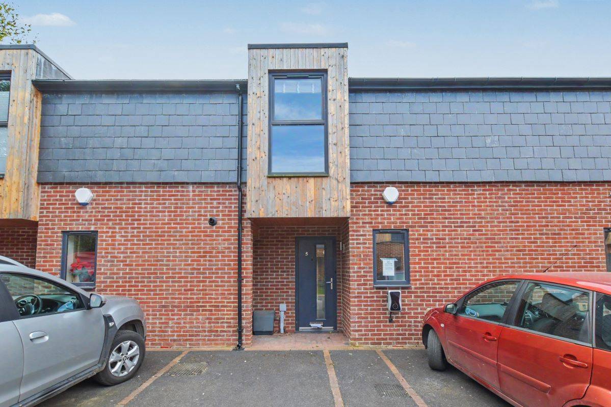 5 Low Mill Mews, Ripon, North Yorkshire, HG4 1FF
