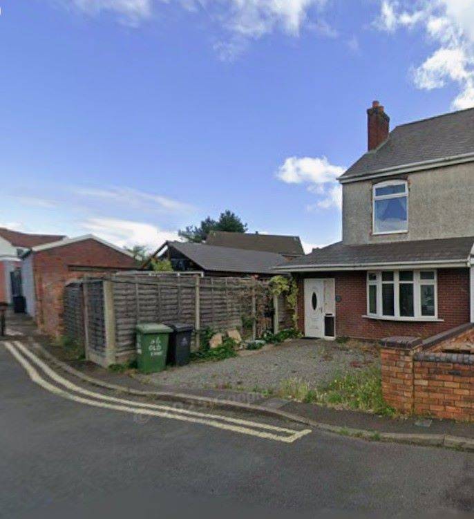 36 Old Lane, Walsall, West Midlands, WS3 2DD