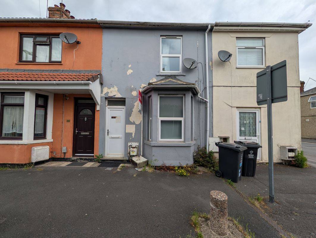 35 Haydon Street, Swindon, Wiltshire, SN1 1DT